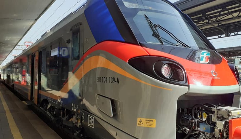 Linea Sfm1 bloccata tra Settimo Torinese e Rivarolo: drone cade sui binari e trancia la linea elettrica