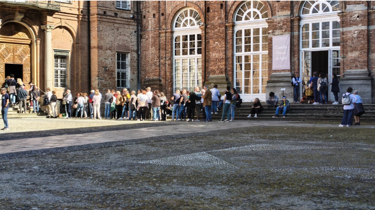 Piazza Castello «chiude» nei giorni festivi per i turisti