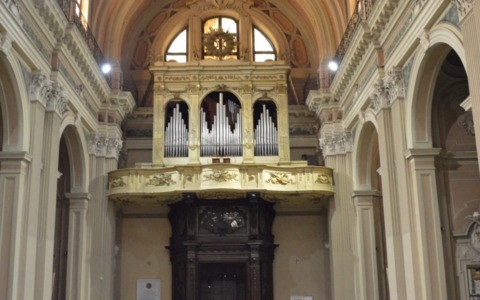 Indagato don Mario: dal blitz dei carabinieri, il parroco è  in «malattia»