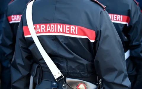 Ciriè: insulti, minacce e pietre contro la sede Caritas