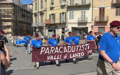 Cafasse celebra i 40 anni del Nucleo Paracadutisti Valli di Lanzo: festa, memoria e tradizione