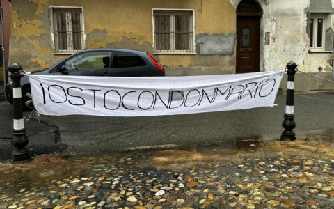 “Io sto con don Mario”: la comunità di San Benigno ribadisce la vicinanza al sacerdote