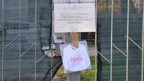 Morte della piccola Perla: «La mamma era incapace di intendere e volere»