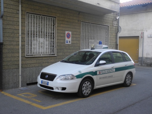 Non si ferma all’alt degli agenti: sanzione e auto sequestrata