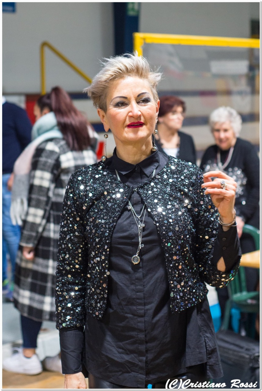 Addio Simona, parrucchiera   con il sorriso