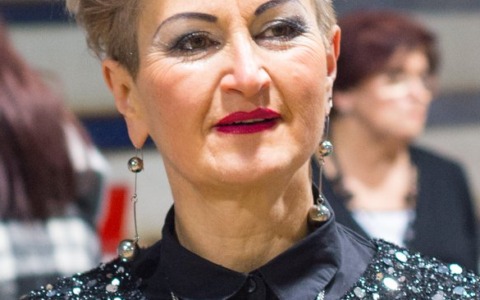 Addio Simona, parrucchiera   con il sorriso