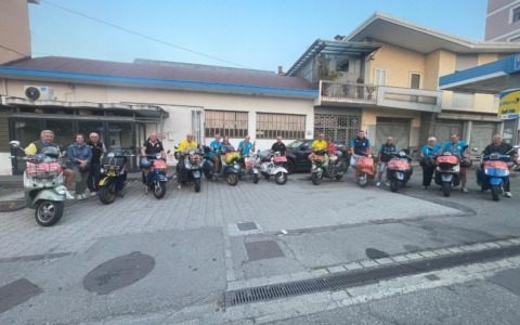 Vespa Club L’Eva d’Or: partiti ieri i venti vespisti alla volta del Raduno Mondiale di Roma