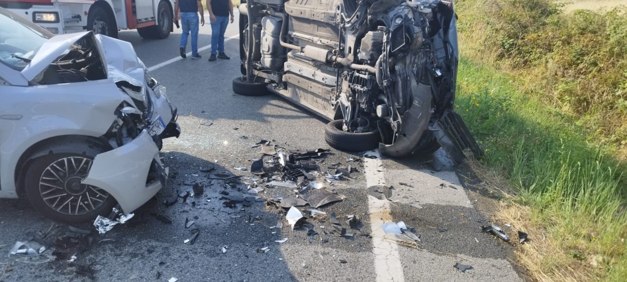 Incidente frontale sulla Sp40: un ferito grave elitrasportato al CTO