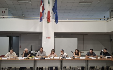 Volpiano, più telecamere e meno Tari: nuovi investimenti e tariffe giù del 6,6%