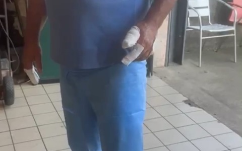 Telefono esplode in tasca al gestore del Tamoil: «Poteva essere un disastro»