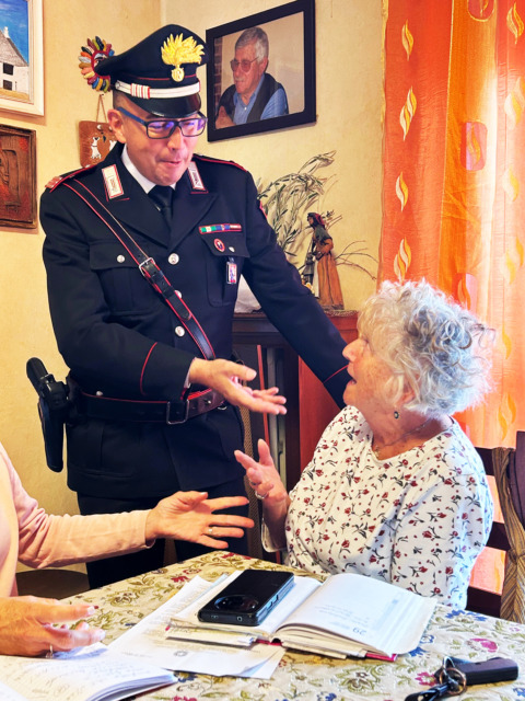Maria, la nonna detective, è troppo astuta e smaschera per la terza volta in soli due anni i truffatori