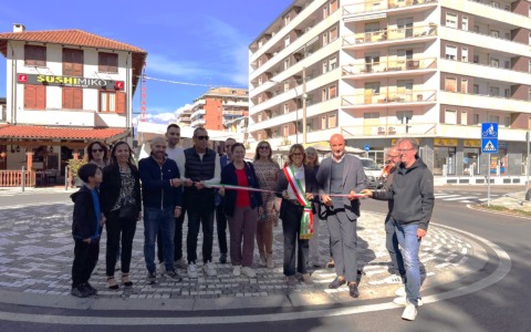 Il mercato della domenica ha inaugurato la fine dei cantieri in corso Nazioni Unite
