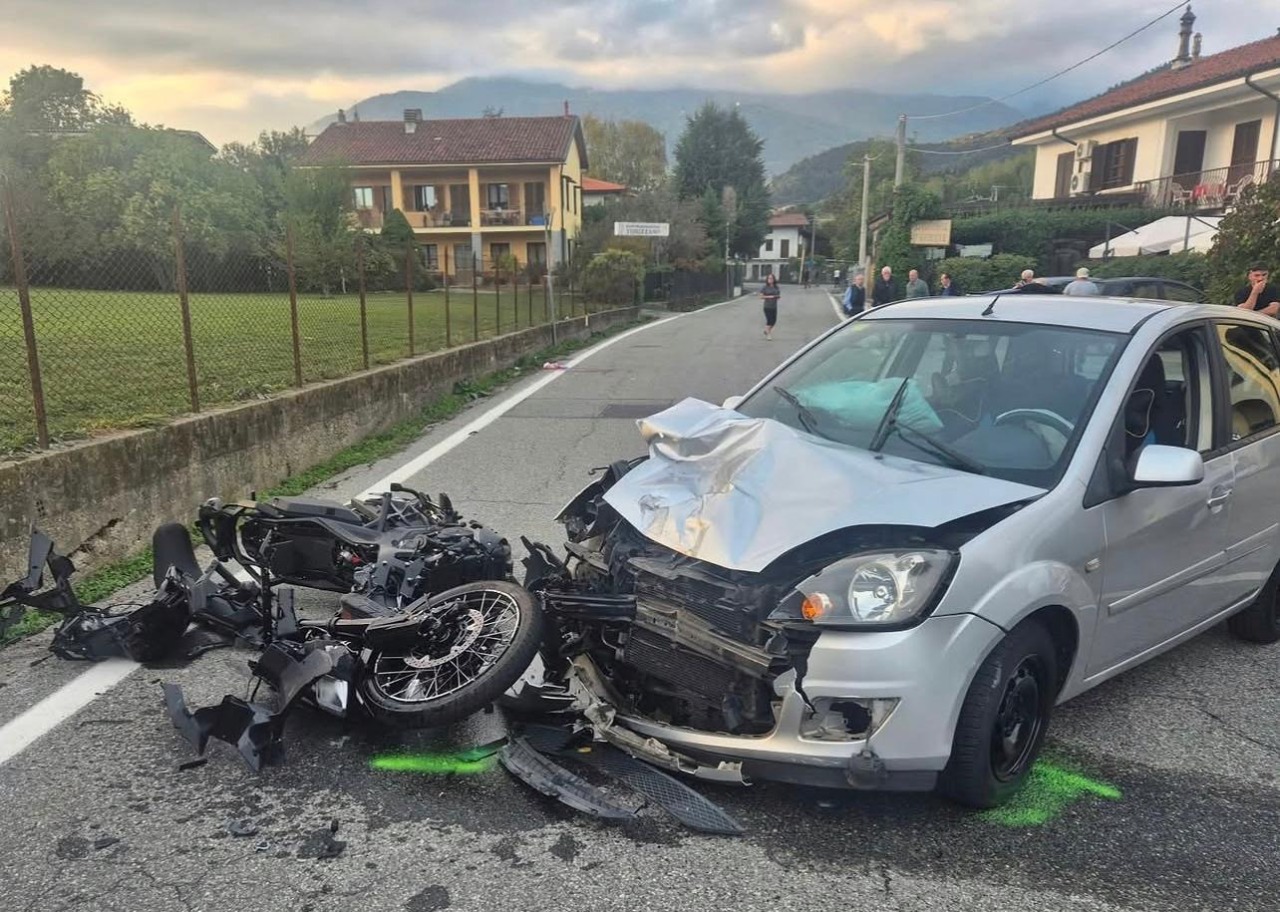 Tragedia a Castellamonte: scontro auto-moto sulla SP59, muore un 50enne. Arrestato automobilista