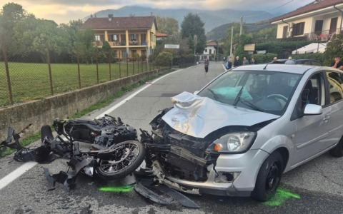 Tragedia a Castellamonte: scontro auto-moto sulla SP59, muore un 50enne. Arrestato automobilista