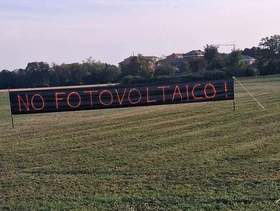 A San Carlo, 5.000mq. di fotovoltaico. Il sindaco: «Ho cercato di impedirlo, ma non ci sono riuscito»